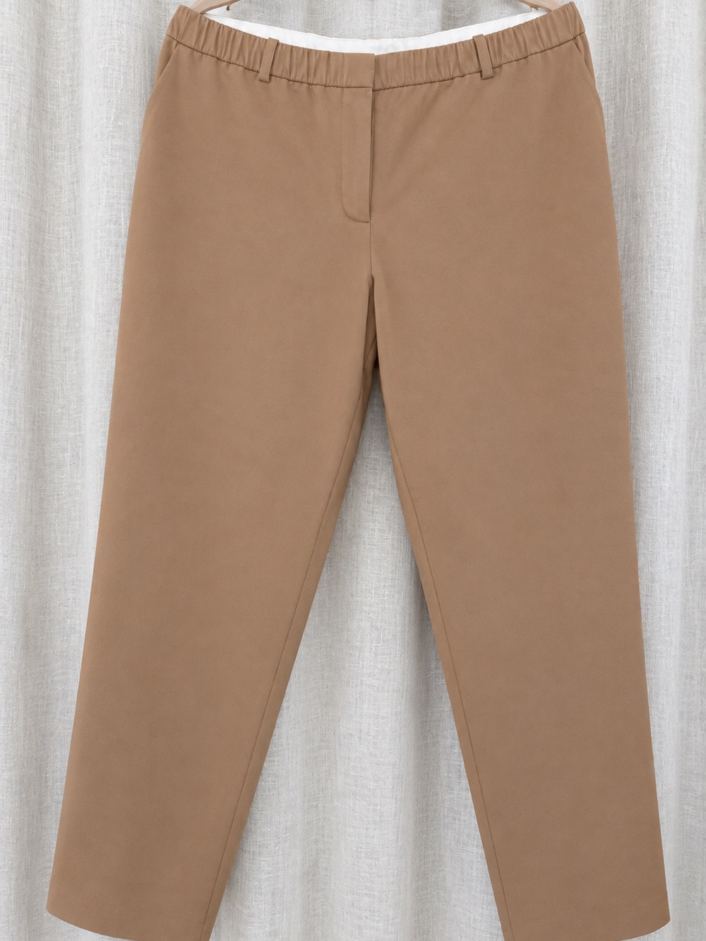 Hugo Boss 98% wirgin wool Tan Straight Chinos